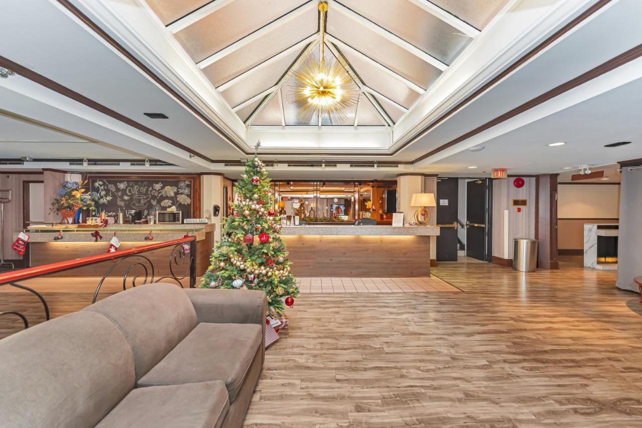 The Bedford Regency Hotel Victoria Bagian luar foto