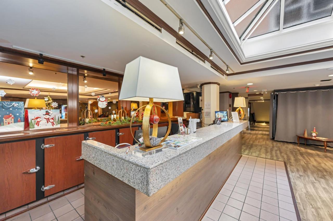 The Bedford Regency Hotel Victoria Bagian luar foto