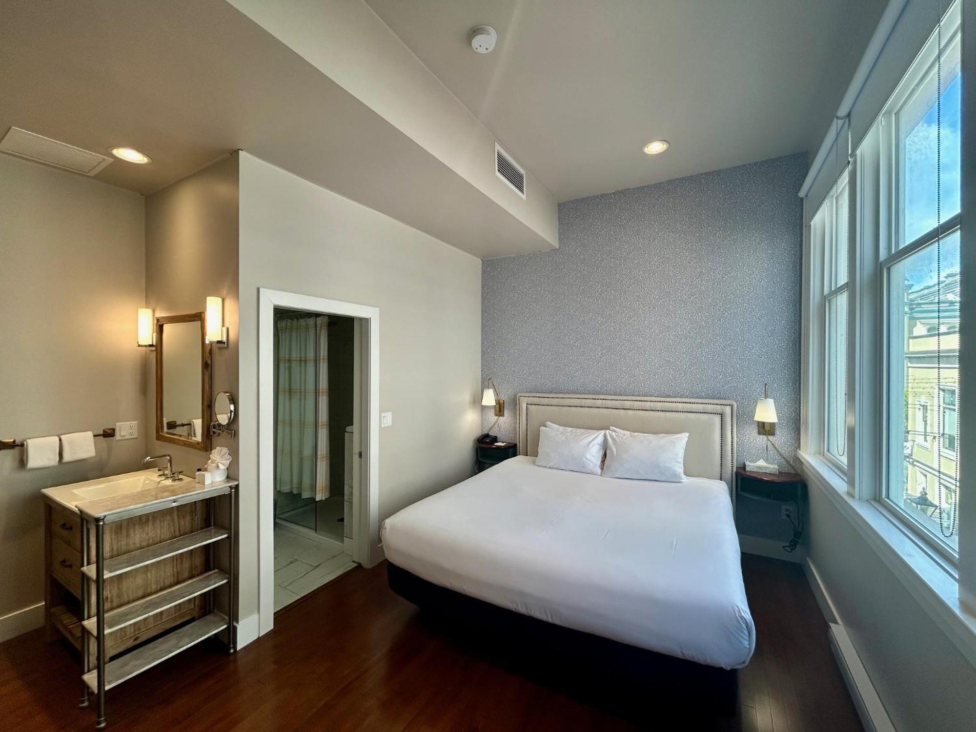 The Bedford Regency Hotel Victoria Bagian luar foto