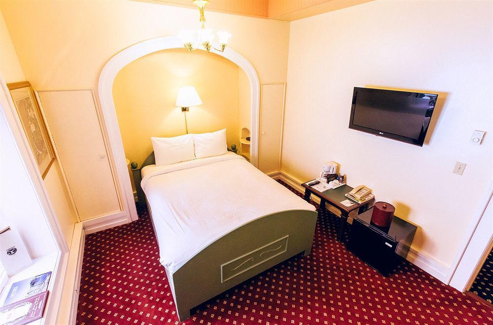 The Bedford Regency Hotel Victoria Bagian luar foto